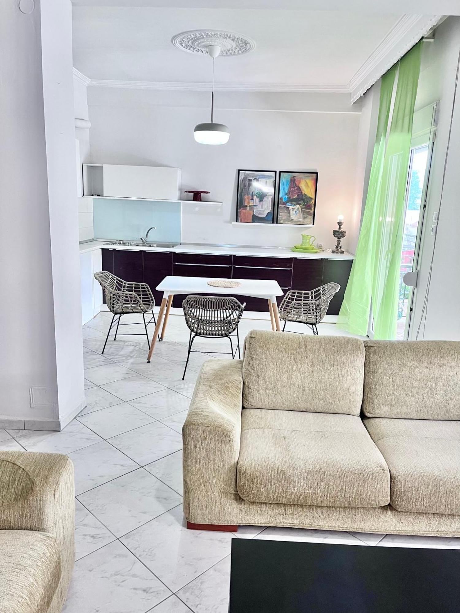 Central 7 - Stylish Apartment Komotini Buitenkant foto