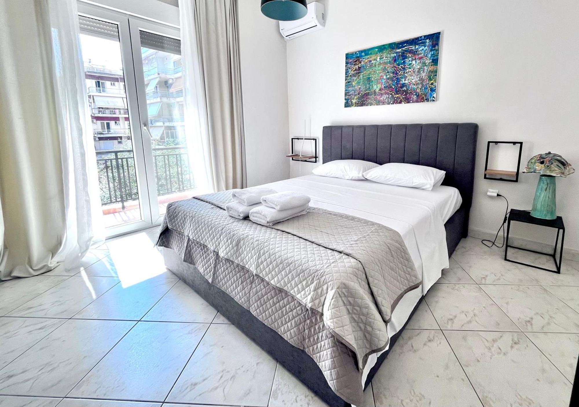 Central 7 - Stylish Apartment Komotini Buitenkant foto