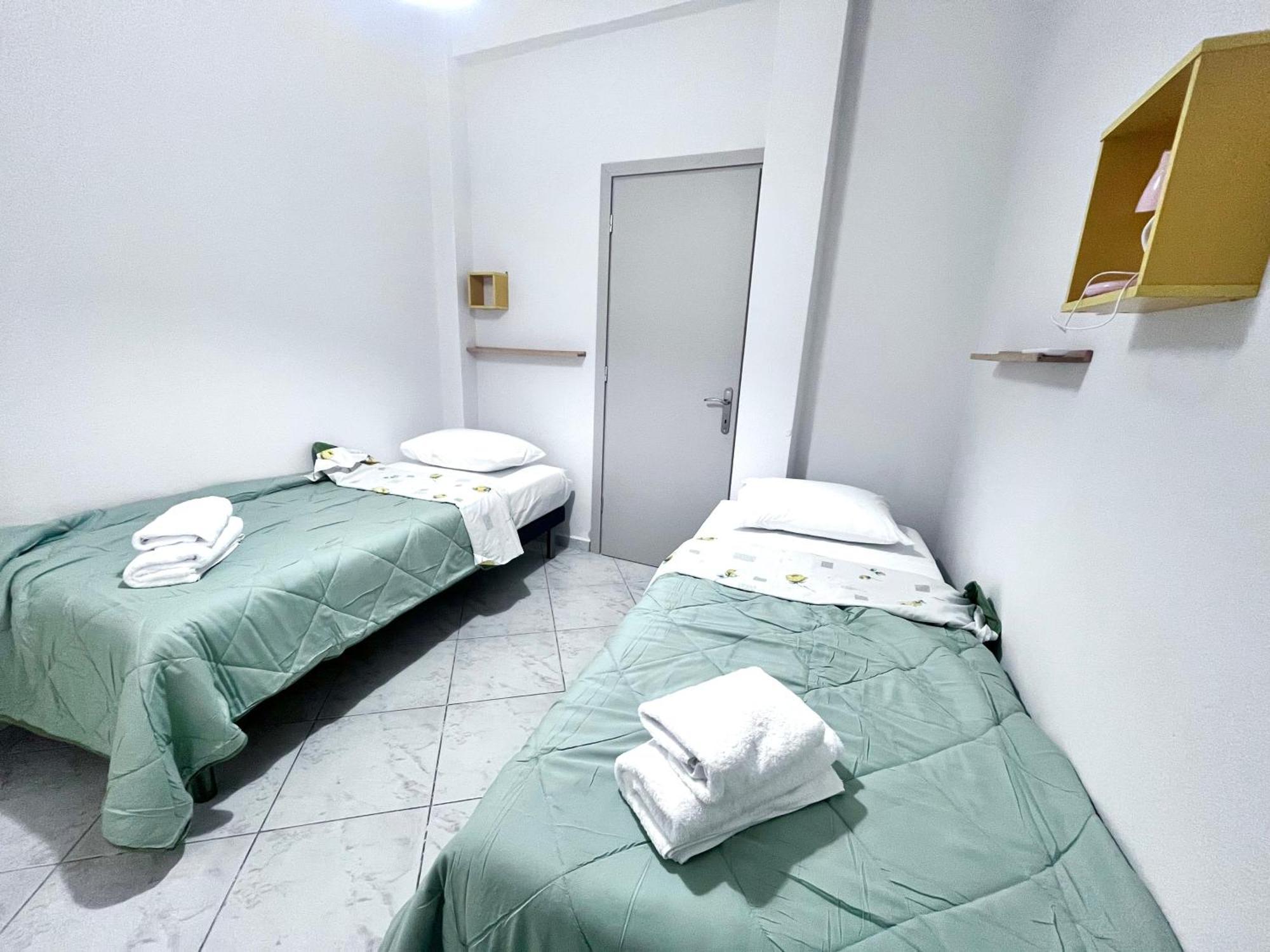 Central 7 - Stylish Apartment Komotini Buitenkant foto