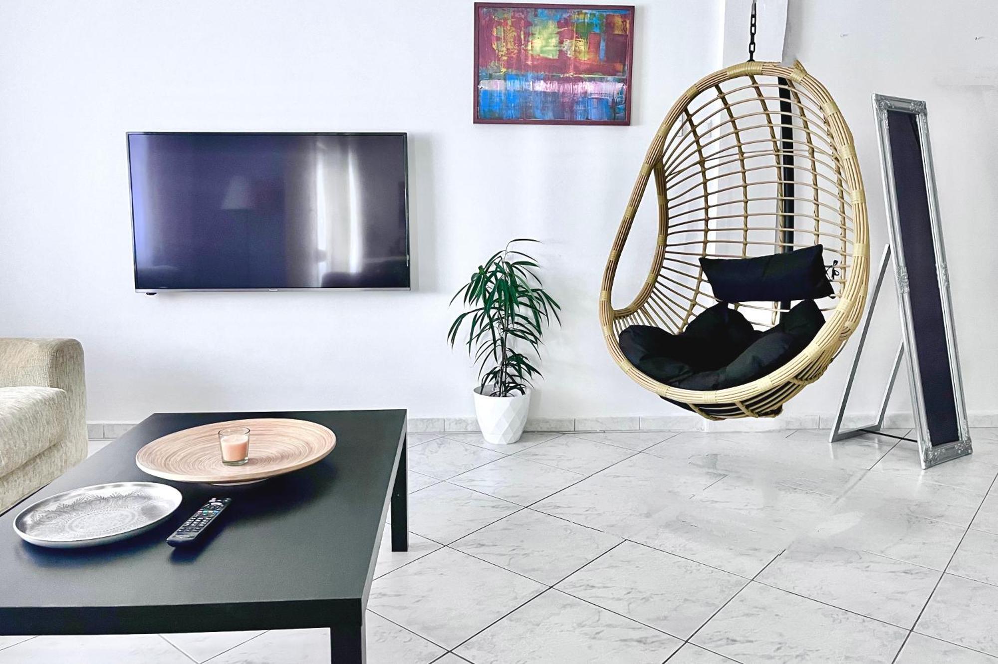 Central 7 - Stylish Apartment Komotini Buitenkant foto